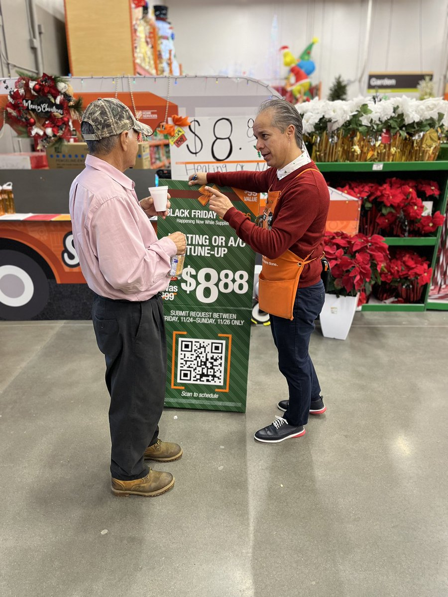 Chris Hays tweet media