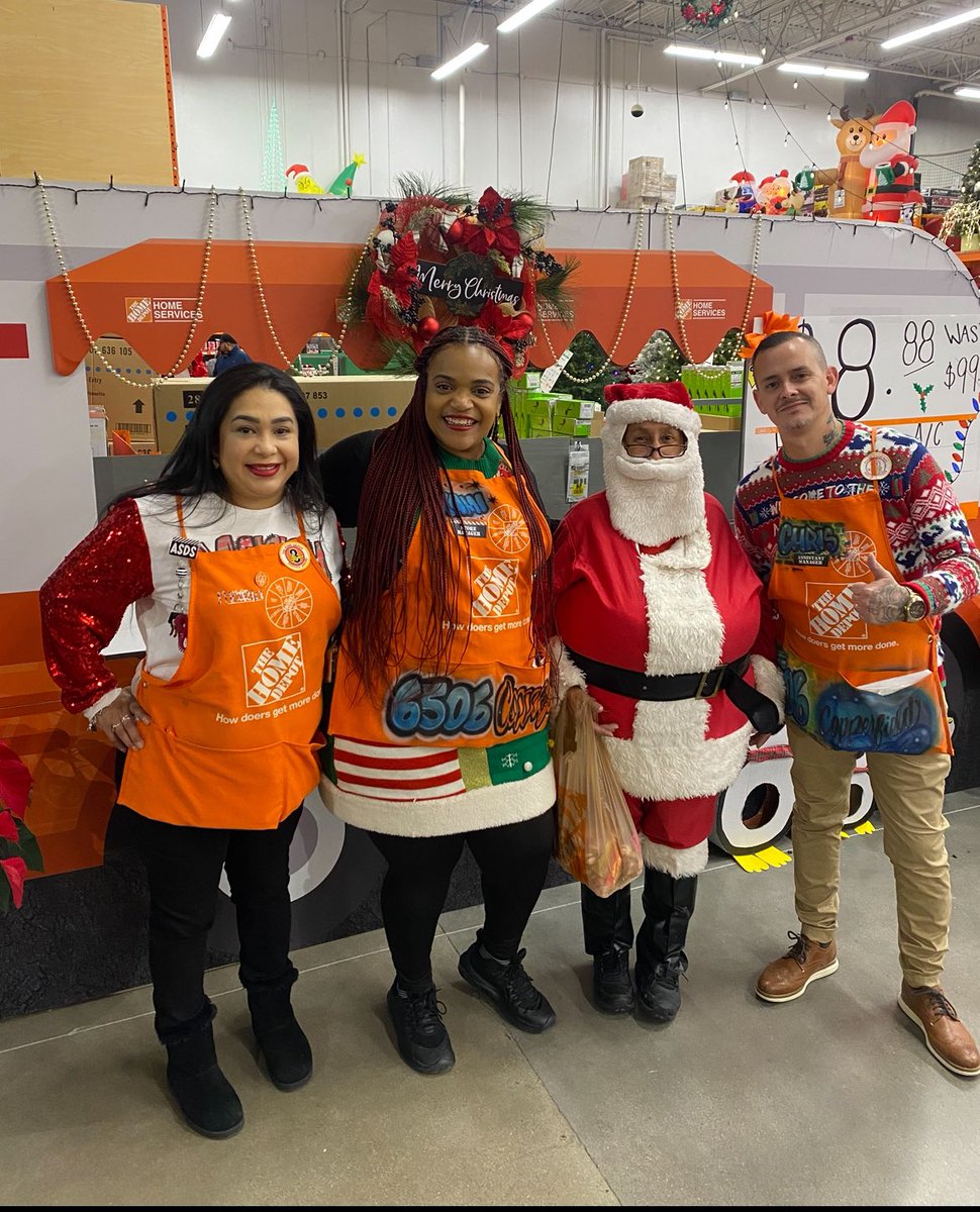 Chris Hays tweet media