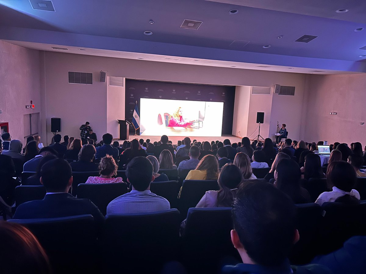 ¡Viajando con la Diáspora es la serie documental que resalta los logros, aportes y vínculos de los compatriotas salvadoreños con el país! 

Sintoniza el estreno este 10 de diciembre, a las 7:30 p.m., solo por nuestra señal.