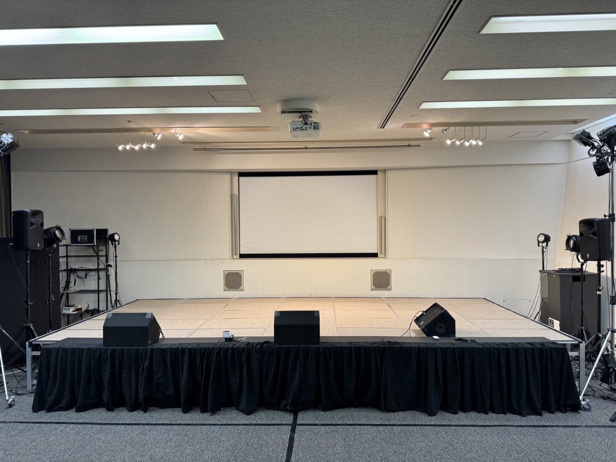 tkb_BShall's tweet photo. 都内イベント、本日時点での施設の空き予定となります 12/10(日)　1/6（土） 1/21（日）1/27（土）1/28（日） 現在会場の予定が開いております。 イベンター様、特典会、出版イベント、誕生日イベント、ラジオ収録、配信他 会場をお探しの場合お気軽にお問合せ下さい。 https://t.co/QclkZDcALW