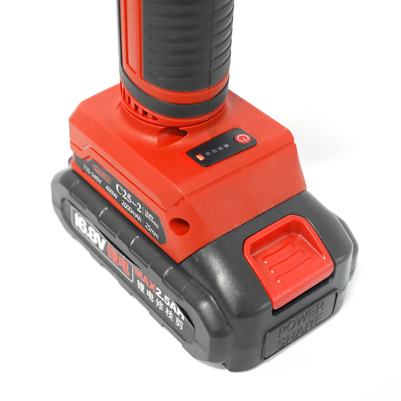 makcim1113's tweet image. Литиевые электрические ножницы CanFly
Модель продукта：CanFly С25-2
Напряжение：16,8В
Емкость батареи：2000 мАч
Мощность：400 Вт
Максимальный диаметр среза：25 ММ
Усилие сдвига：1,5 T
#ножницы электричес #Секатор аккумуляторн#Секатор # ножницы #садовый ##инструменты #сад #CanFly