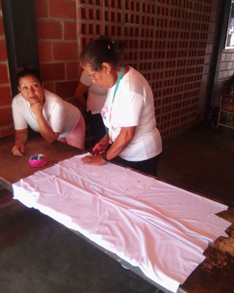 incesfm's tweet photo. Culminación formación de máquina recta, dictado por la MTP Nancy Echezuria, en el Centro Cultural el Mago, las Clavellinas.

#LaFormacionTecnicaEsAhora
#FormacionProfesional
#AprendeLaTecnica https://t.co/9n8ipSJOiU