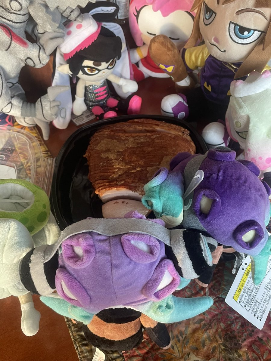 Splatoonplushie's tweet photo. As promised, It’s time for the new pinned “Season 2” to help explain what this account is about. Call me Tuna, I’m the plush watcher, my goal is to watch over these goobers and hope they don’t each other. This account is meant to document their behaviors as they do stuff https://t.co/GXQKBLphn5