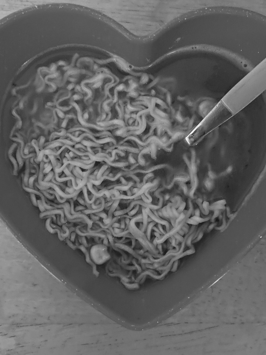 no1breakfastfan's tweet photo. cup noodle 😭😭😭 https://t.co/WzjvrbmG6T