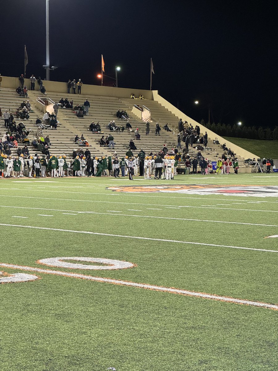 Eagles FG | 6:31 3rd Quarter Eagles find the end zone early. PAT is good. @BradleyJaguarFB 🐆- 3 @SEHS_FOOTBALL 🦅- 17 @NBC4FFN @DispatchPreps @dp_dispatch @DispatchFrank @cwcolumbus @StateChampsOH @10TV @OCCunited1