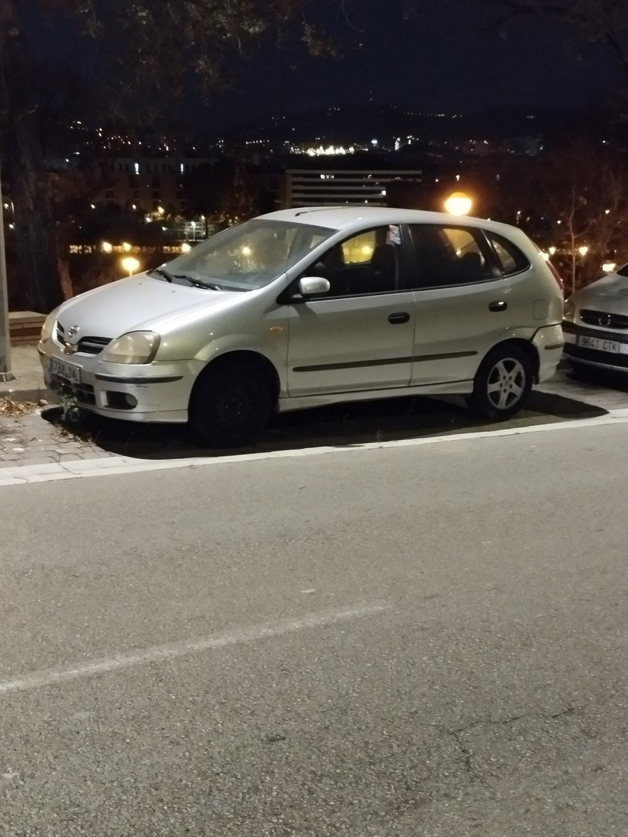 mjlt81's tweet photo. @scgramenet vehículos estacionados desde hace bastante tiempo en Av.Mossen Josep Pons i https://t.co/2LsIwwp8zK grua municipal deberia actuar https://t.co/jGgbJtTDxz
