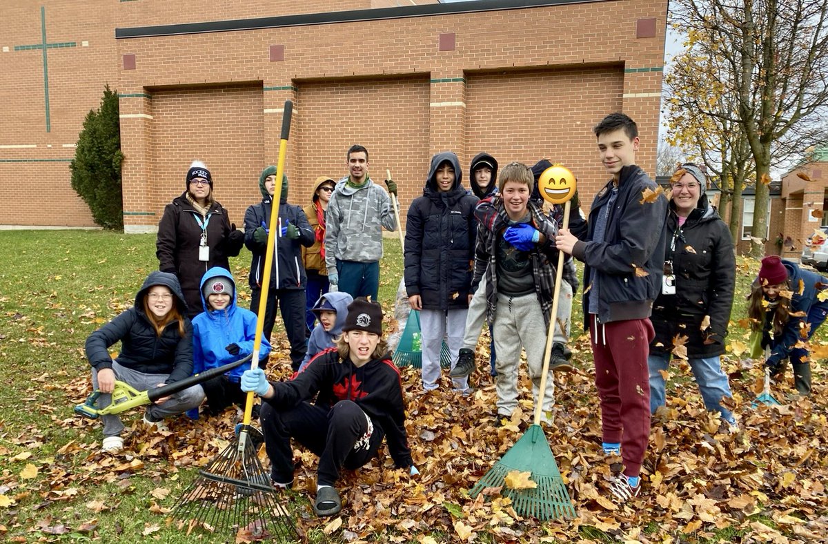 Marie Premi (@mmepremi) on Twitter photo āOn se prĆ©pare pour lāavenirā Je peux faire du bĆ©nĆ©volat! Helping making our school <a href="/stmcatholic/">St. Michael's</a> safe and tidy. Volunteering to help the school yard clean and having a little fun too! French outdoors! #volunteering #helpingourschool #frenchclass #manyhandsmakelightwork āOn se prĆ©pare pour lāavenirā Je peux faire du bĆ©nĆ©volat! Helping making our school <a href="/stmcatholic/">St. Michael's</a> safe and tidy. Volunteering to help the school yard clean and having a little fun too! French outdoors! #volunteering #helpingourschool #frenchclass #manyhandsmakelightwork