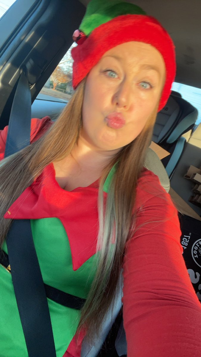 kareneckmann's tweet photo. Another Black Friday down! ❤️❤️ 
@schemeker3 @ryanmoringlowes @SarahollandSh @LRuffin713 @swiggins25 https://t.co/vAKprWXRQP