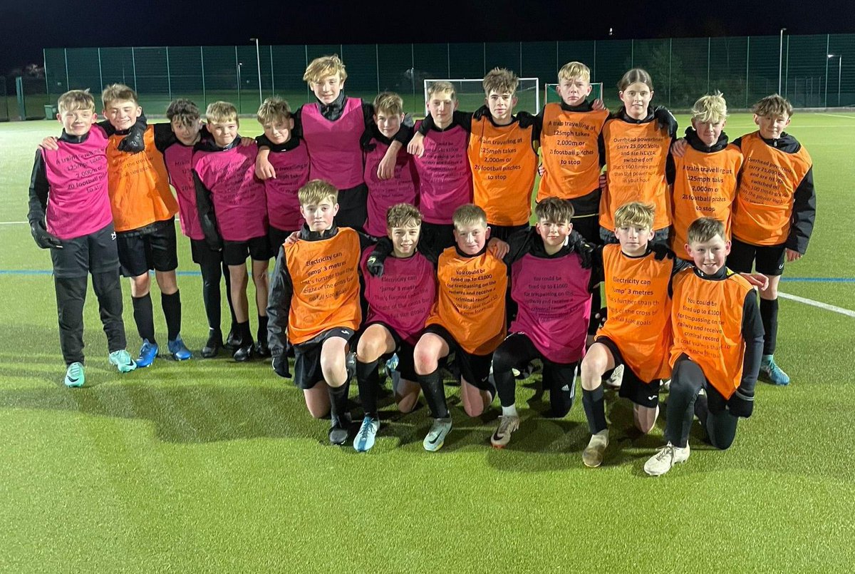 ForresYouth's tweet photo. Our u14s Gold training hard up at Elgin Academy. The squad is delighted to be continuing their support of The Scottish FA Network Rail Campaign 🟡🟤⚽️
@networkrail 
@ScotFANorth 
@Forres_Gazette @PoliceScotland https://t.co/hXdyDxq7VW