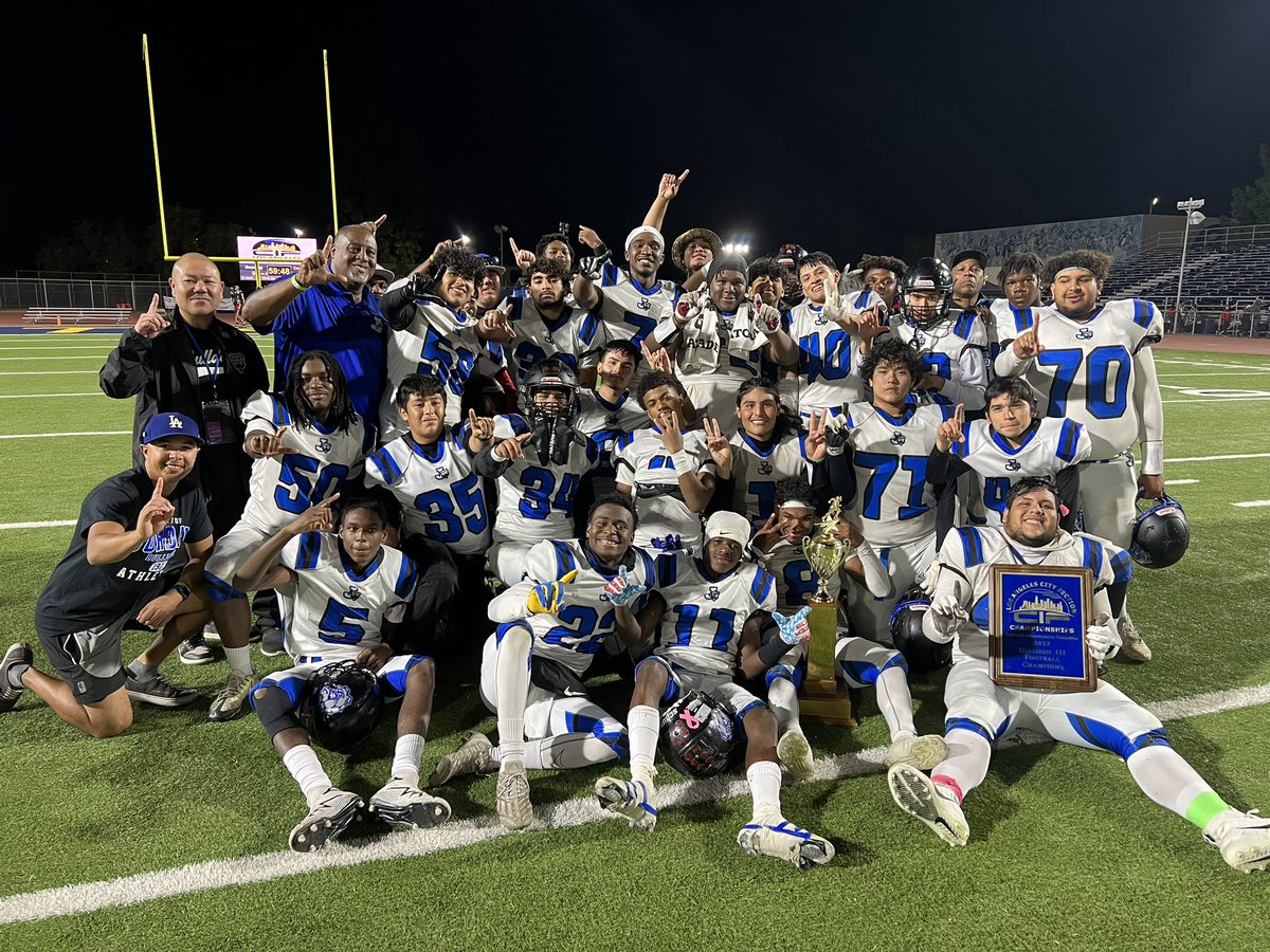 Football Division III: 🏈

Jordan 42 🏆

Washington 30

Congratulations to the Bulldogs on their first title since 1980 and third overall! 👏