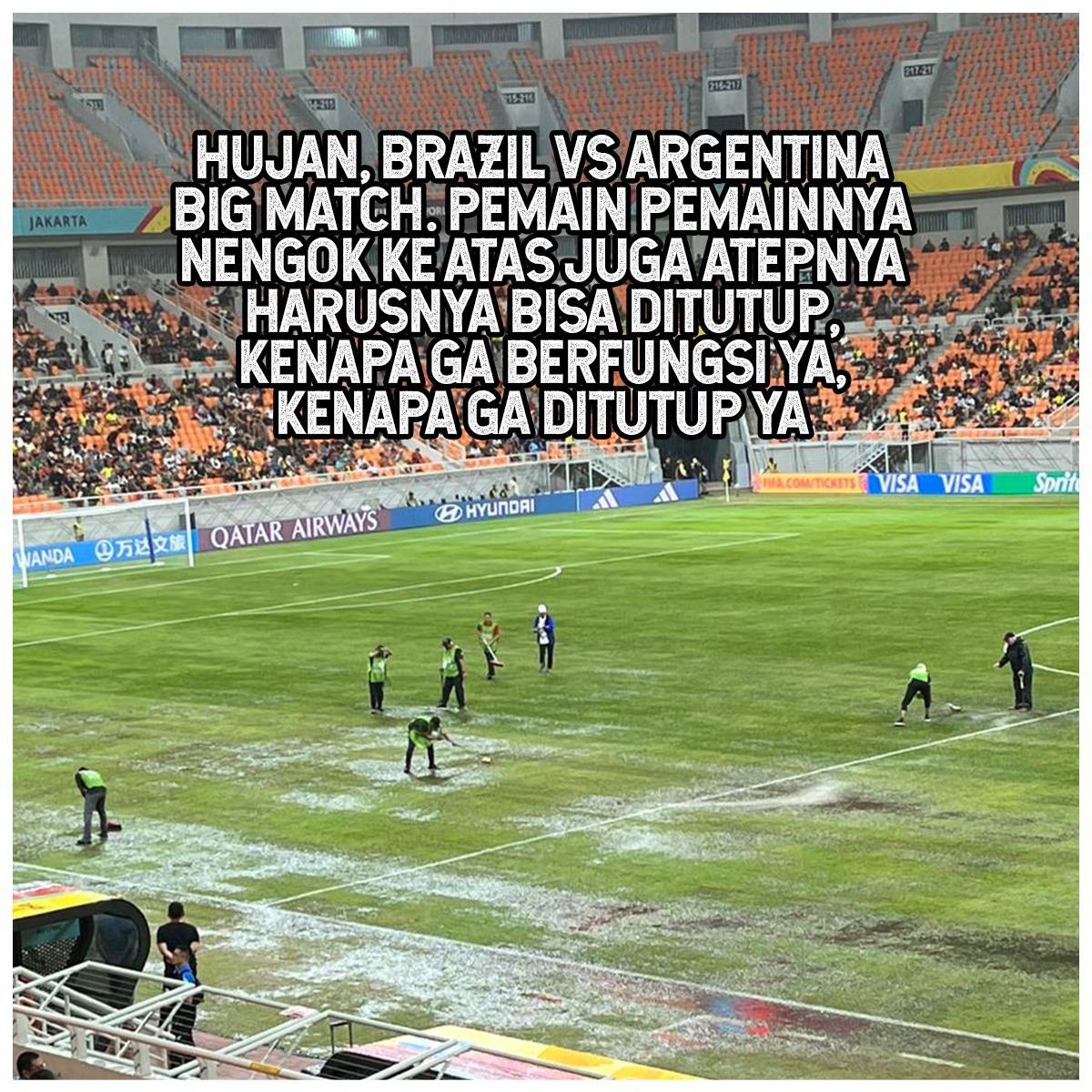 Pertandingan bertaraf Internasional main di Stadion Internasional kenapa mesti bingung... 🤷 Atap bocor??? #AtapJISkemana Biarkan saja air turun ke tanah , ingat apa yang pernah dia bilang dulu 🤣🤣🤣 jangan Lawan sunahtullah