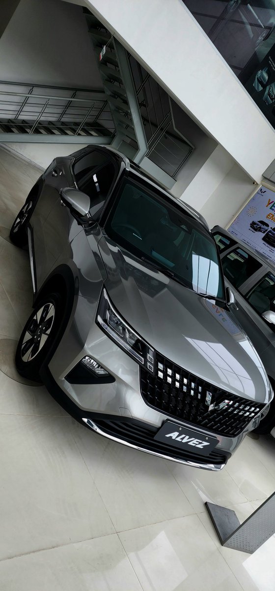 TomtomTheTabby's tweet image. Dikala sedang cash keras renov besar²an t4 usaha,
si bodat ngambil piano.
Tiba² pas service rutin si hitam,
si bodat kecantol buat panjar Alvez EX warna Tungsten Steel Grey buat pemakaian daily berhub konsumsi BBM lebih irit.
Namun, sungguh sangat bodat besoknya malah jadi Omoda5