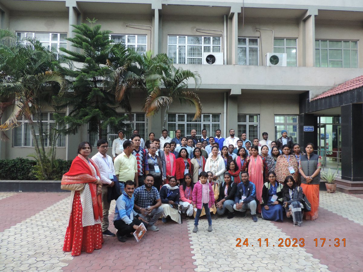 RrrlfKolkata's tweet image. Participants of 37th Capacity Building Training Program of NML visited the library of @CIPRANCHIINDIA to visualise the best practices &amp;amp; modern technologies in Library Management.
#BooksforAll
#LibrariesforAll