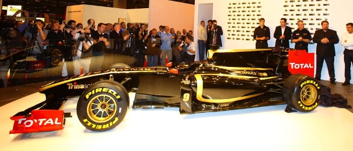 LotusFZero's tweet photo. ✨INTRODUCING E10✨

Lotus announces its first model in its return to @formula_zeroo. The E10 will be our car for the 2010 season. The E refers to the Enstone factory, the 10 refers to the year 2010. @felipemassaF0 and @KimiF0 will drive the car during the next season. https://t.co/xxDwBYzRAL