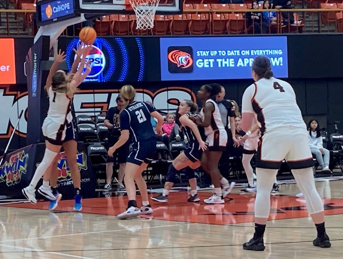 PacificPres's tweet photo. In her 1st game of the season, Kadie Deaton scored 19 points in 20 minutes to lead @Pacific_Hoops to 77-66 W over #BIGEASThoops #butler. The 4-1 @PacificTigers are back at Spanos tomorrow to take on @UCIwbb in Tiger Turkey Tip-Off finale. #NCAAWBB #WCCsports #PacificProud https://t.co/eReSyjgX7G