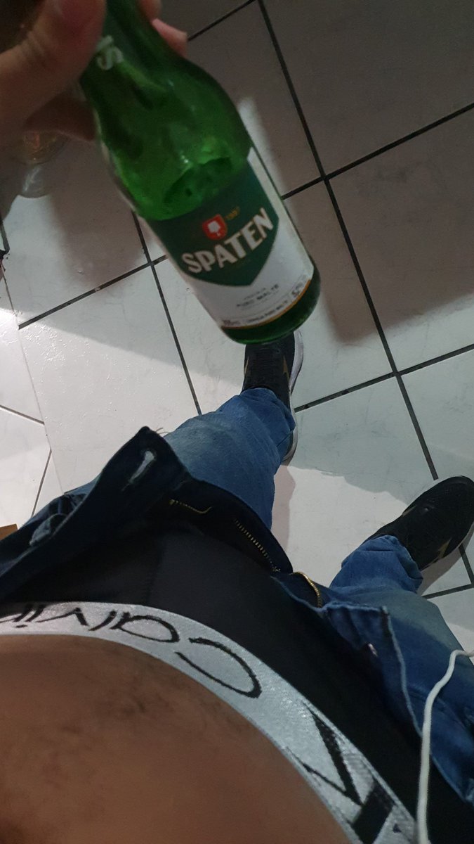SoldadoJRs's tweet photo. Algu��m pra tomar uma comigo? https://t.co/a2S8QTGC7U