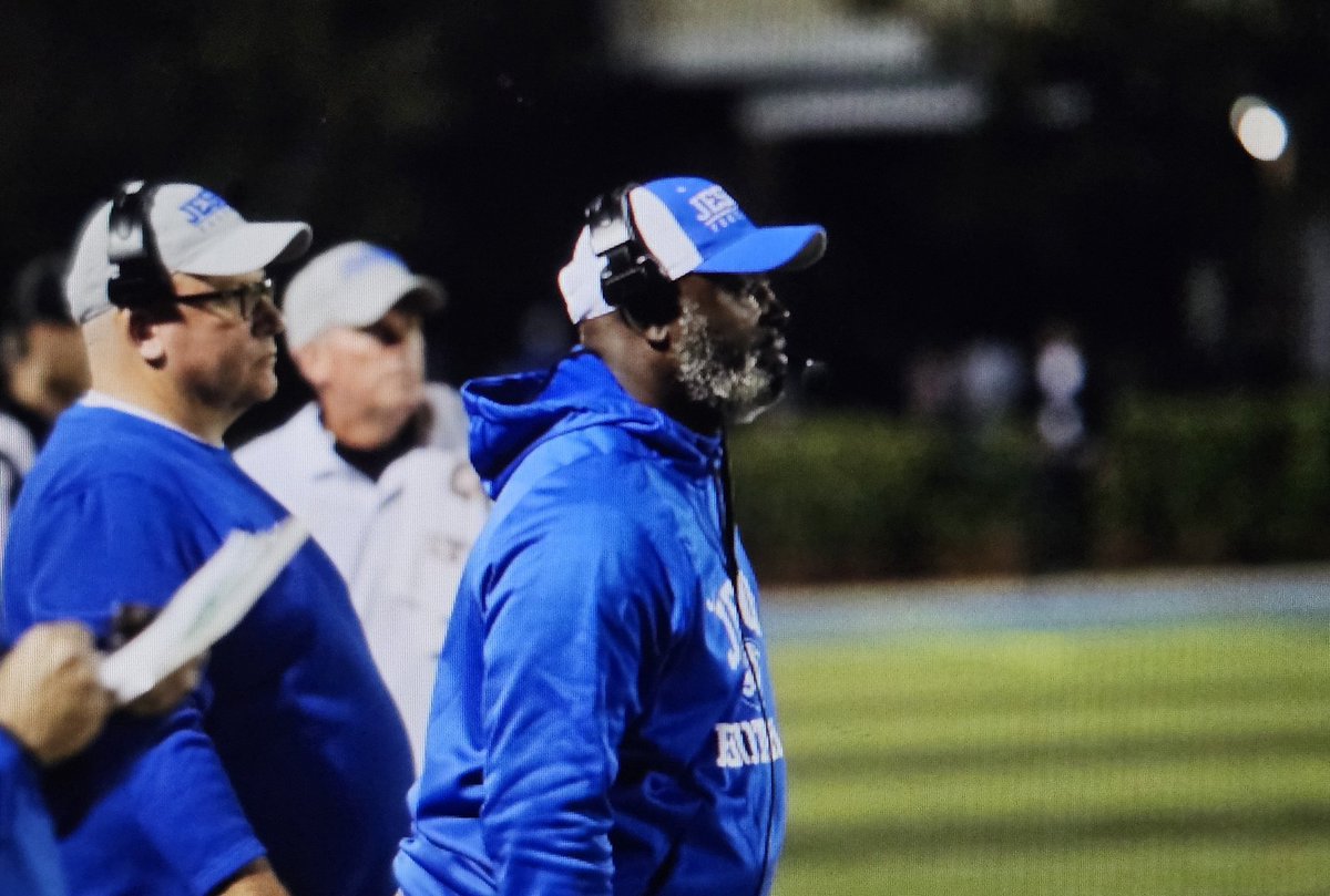 JesuitTigers_FB's tweet photo. End 3Q:

Gaither 10
Jesuit 24

#AMDG #RegionFinal https://t.co/6EP8TKcoy8
