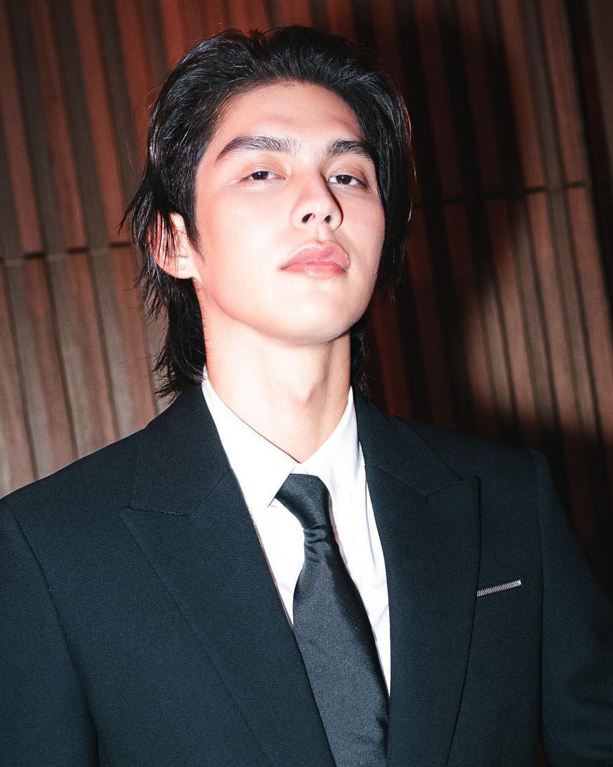junebluemoon's tweet photo. daddy                                                   baby https://t.co/eMJ2GnZDHs