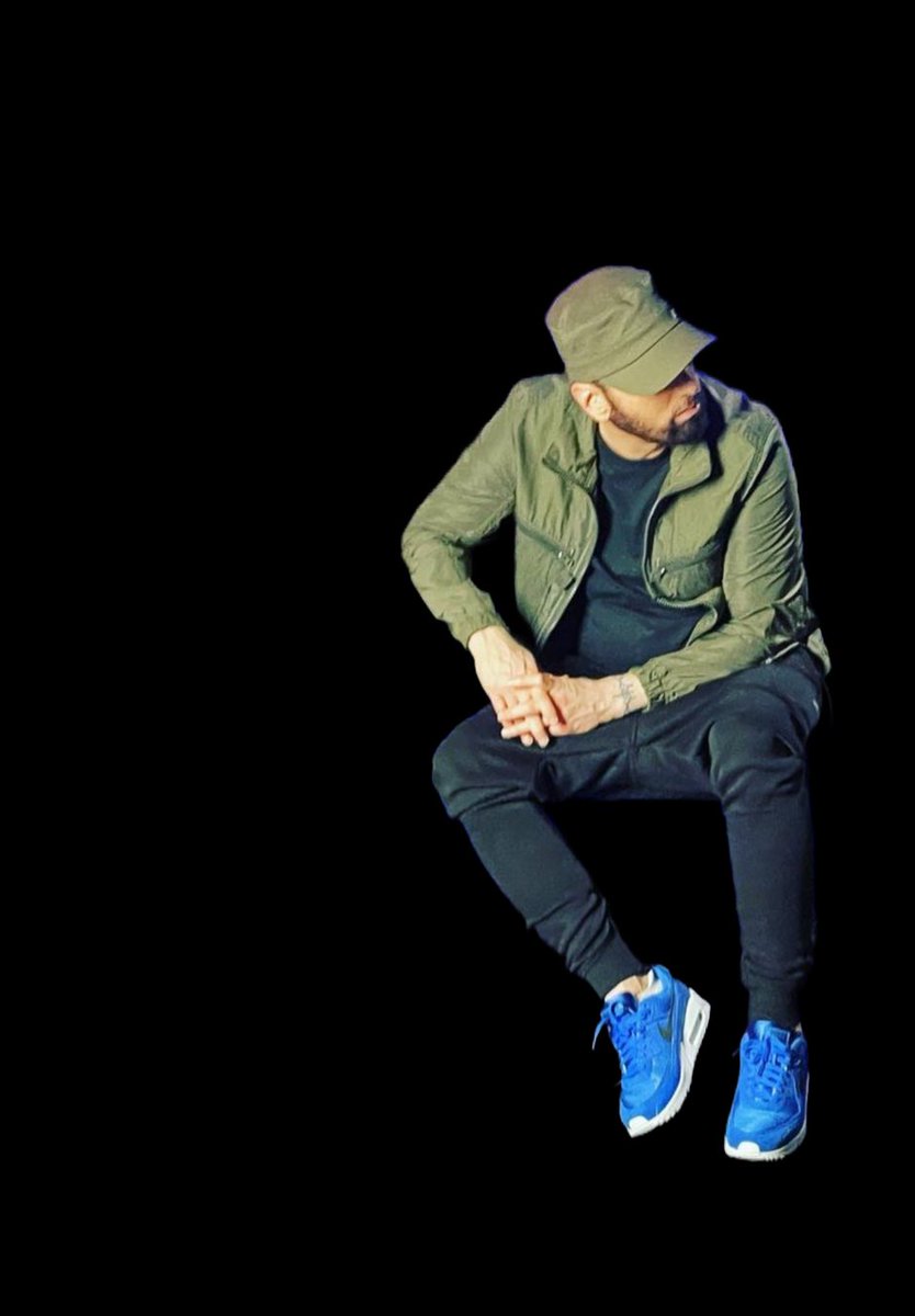 NEW | #Eminem behind the scenes 💚
#ByeByeBarry #NFL #Wallpapers