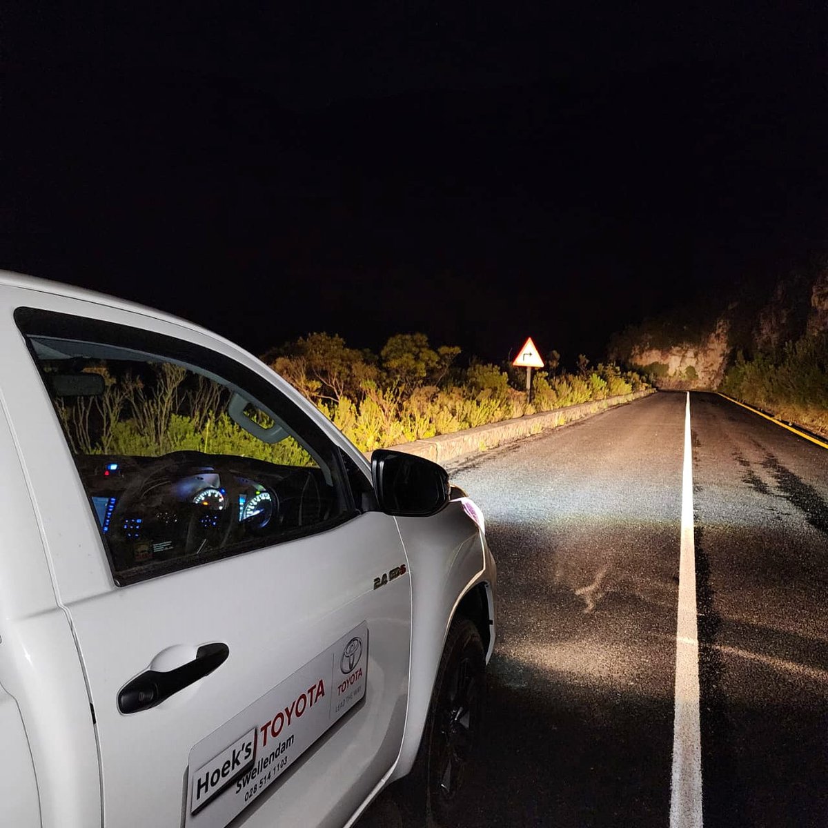 Our forward sweep just finished Tradouw Pass as he clears the route for the 31st #OldMutualWealthDC There's good news and bad... it's still there (but a lot easier in a Hoek's Toyota), but there's a lovely tailwind. And it is as dry as a bone.