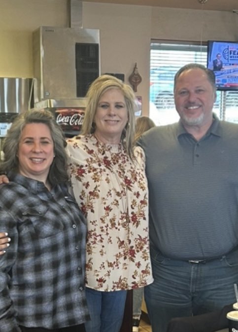 JenCoryAlvey's tweet image. Wonderful experience getting to meet @kelandren3 @kimah @singrdave and @VVenerabilis today! Thanks to each of you for taking your time to meet up; I loved it!

We even had some next-generation #LDSTwitter interactions among our kids. Hoping to get to meet many of you in person.❤️