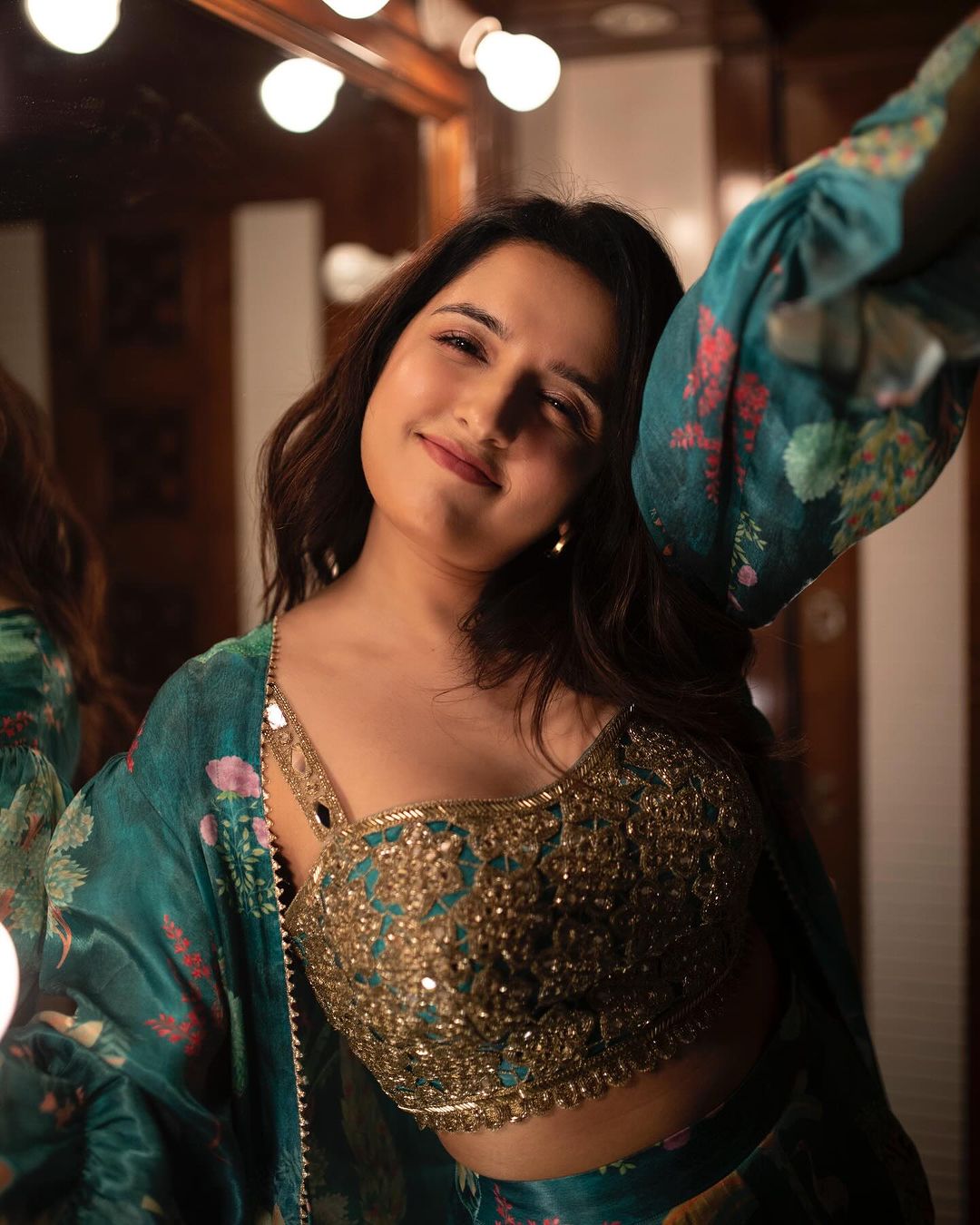 F_vyy3SbwAAsPmy?format=jpg&name=large