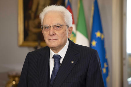 🔵#25novembre "Dietro queste violenze c’è il fallimento di una società che non riesce a promuovere reali rapporti paritari tra donne e uomini", si legge nel messaggio del Presidente #Mattarella, nella Giornata internazionale per l’eliminazione della violenza contro le donne