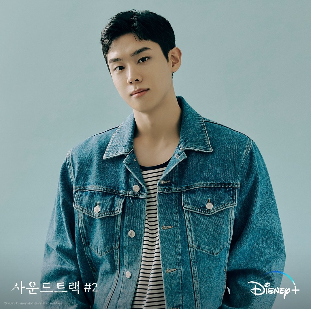 decasso_'s tweet image. 청자켓이 잘 어울리는 남성 1위