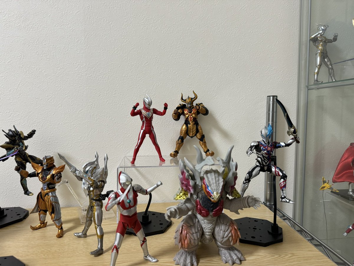 ツブコン行けないからフィギュア棚配置変えした！
#ウルトラマン