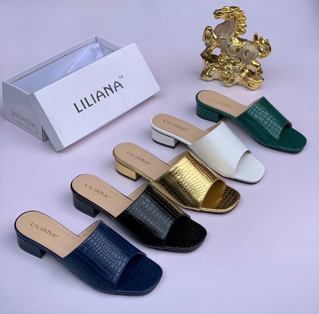 If you see any product that you like please fee free to comment and Dm..
Support your girl's hustle...