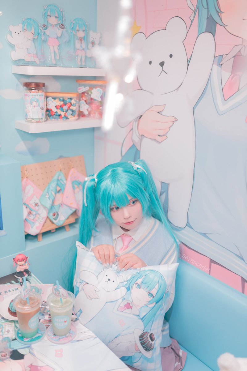 全部のコラボイベントにコスプレで行けるようになってほしい🥹🩵

#初音ミク https://t.co/DKxiahauVS
