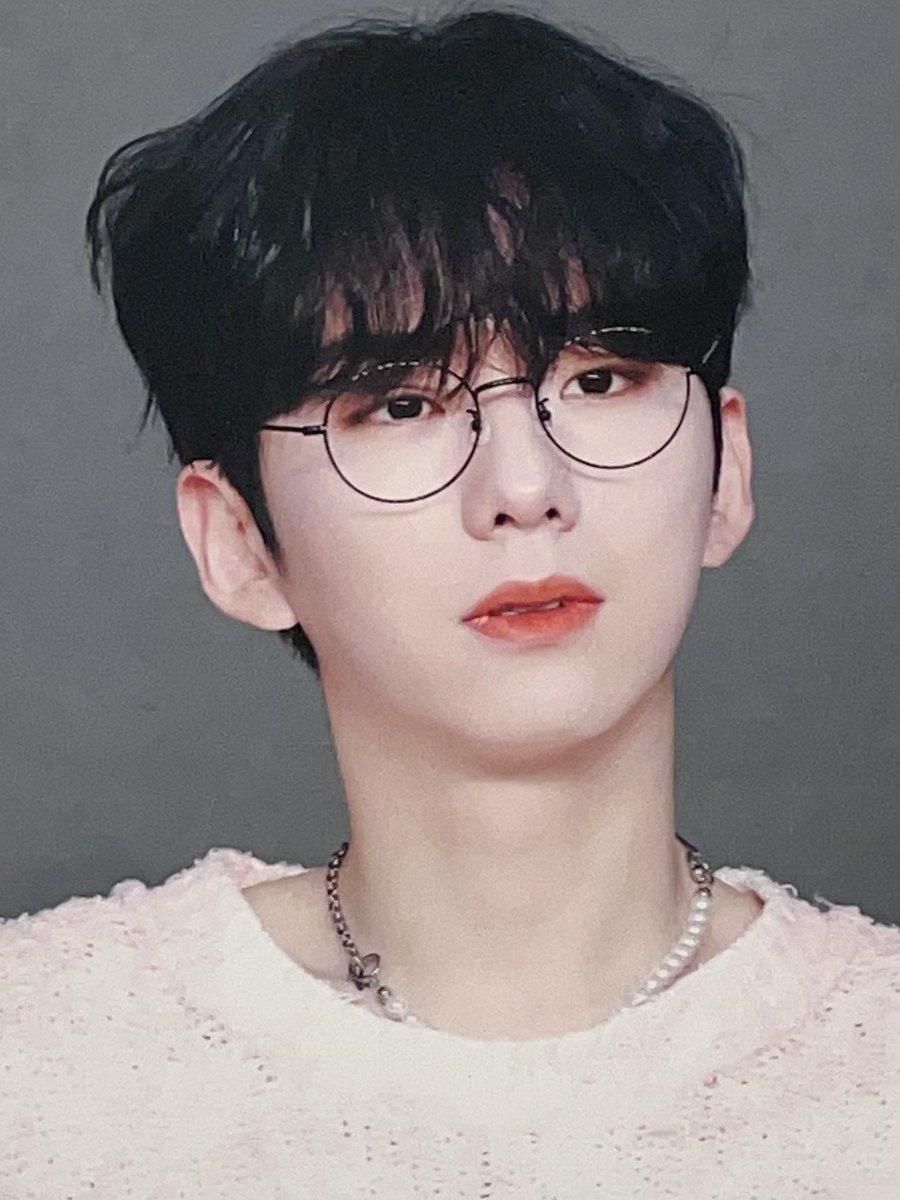 b1u2print's tweet photo. 진짜 예쁜 기현이 내 원픽 사진임 너무 예뻐...🤦🏻‍♀️ https://t.co/7wZiIj3s2K