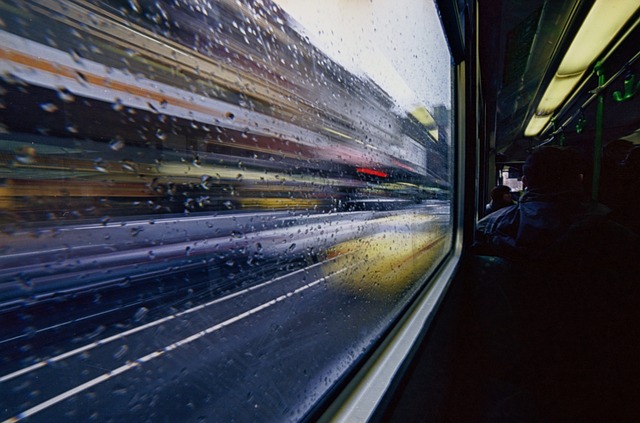 probstphilipp's tweet photo. Bus- oder Tramfahren, zum Fenster hinausschauen. Und Ethnogedudel geniessen! Der neuste Fahrtenschreiber: https://t.co/L6woZNFfDG
(Foto: Pixabay) https://t.co/QYzAwpuDYf