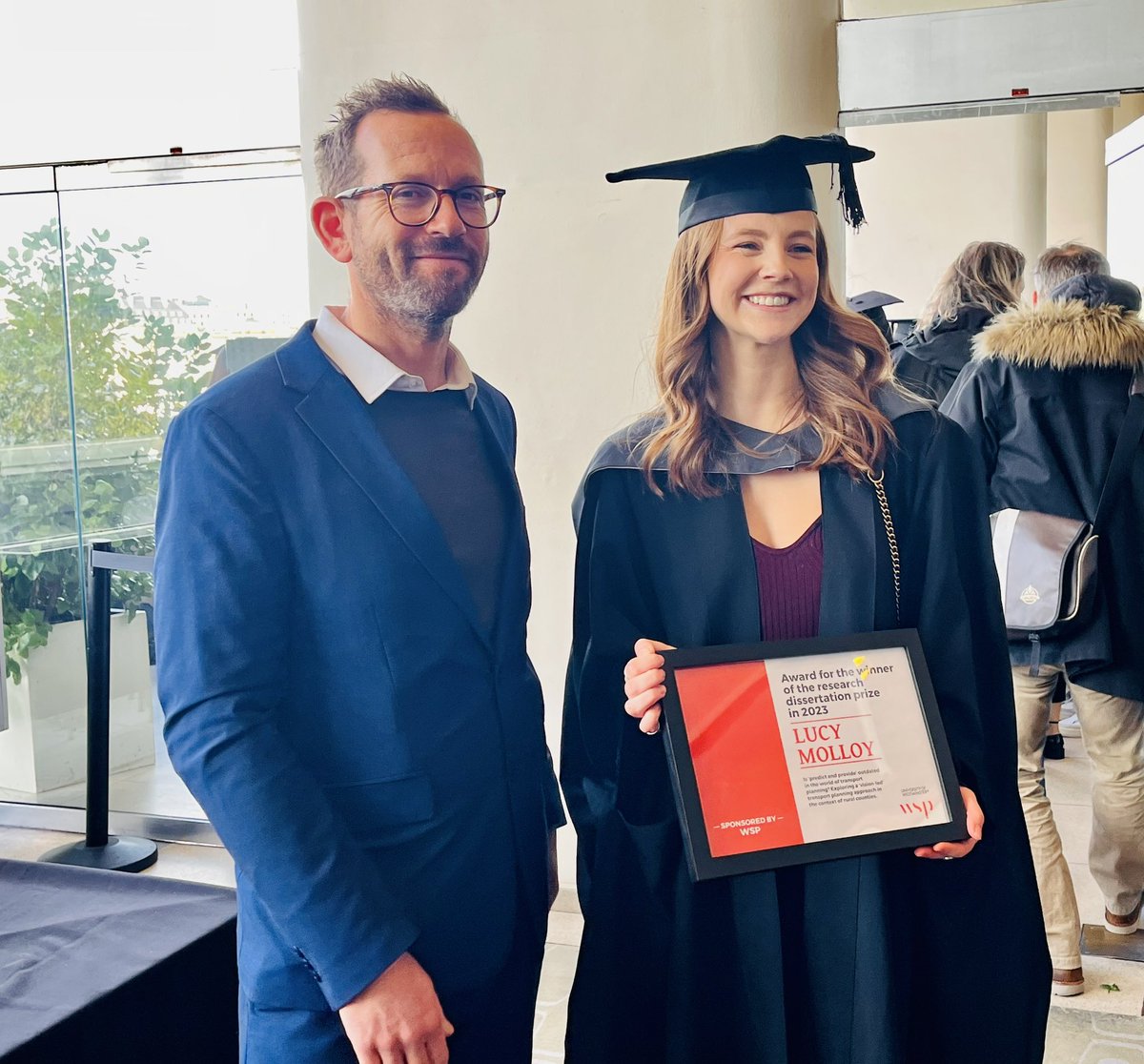 Massive congratulations to all our @MScTransportUoW graduates! Such a joy to participate to this important day with you. Special thanks to @wsp and @AdrianHames sponsoring the best dissertation prize!! Well done Lucy Molloy! @RachelAldred @UniWestminster @peter_bonfield