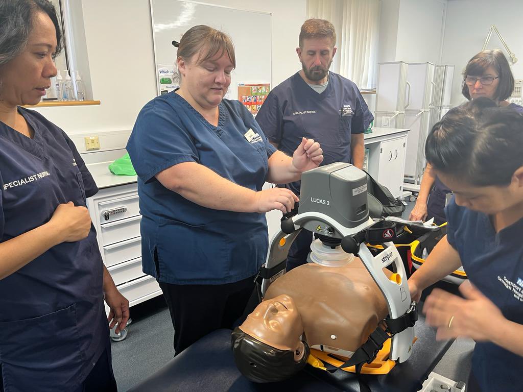 TeamCritCare's tweet photo. Fantastic study day with our @CCOTSandO @MWLNHS 
New learning and revision , teamwork i and energy . 
#lucas #intraosseousneedle #leadership #extenalpacing #insulin #dka #chestxrays #trachyemergencies
#flojack @MelPinnington @AngieAn33531 
@HeatherSkelland thank you 🙏 https://t.co/8g79NZwg9o