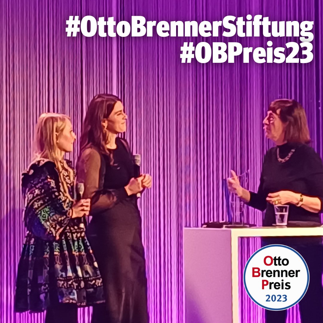 Otto Brenner Stiftung (@obsfrankfurt) on Twitter photo Recherche-Power auf unserer Bühne: <a href="/MaiwaldCarmen/">Carmen Maiwald</a> und <a href="/VMaterla/">Vanessa Materla</a> nehmen ihren verdienten #OttoBrennerPreis entgegen. Im Gespräch mit Sonia S. Mikich erzählen sie, wie #Zalando selbst die investigativen Recherche zu Retouren angestoßen hat. #OBPreis23 Recherche-Power auf unserer Bühne: <a href="/MaiwaldCarmen/">Carmen Maiwald</a> und <a href="/VMaterla/">Vanessa Materla</a> nehmen ihren verdienten #OttoBrennerPreis entgegen. Im Gespräch mit Sonia S. Mikich erzählen sie, wie #Zalando selbst die investigativen Recherche zu Retouren angestoßen hat. #OBPreis23