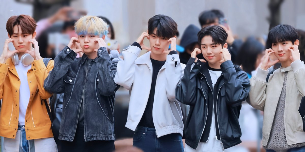 Layers_JH's tweet photo. 🐨🐶🐺🐹🐰
#지윤서 #문정현 #이정현 #박지후 #유승언 
#이븐 #EVNNE https://t.co/JUYk5aW71s