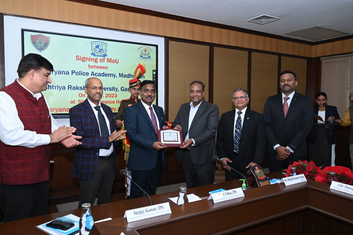 RakshaUni's tweet photo. Rashtriya Raksha University (RRU) and Haryana Police Academy (HPA) have solidified their commitment to joint endeavors in training, research, education, affiliation, and other related activities through the signing of a Memorandum of Understanding (MoU). https://t.co/q0ROuSjpU4