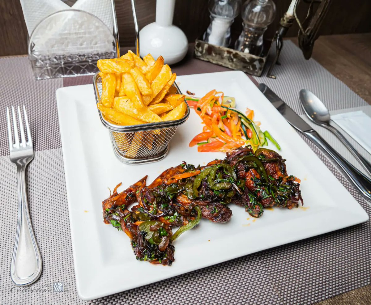 collectiveNBO's tweet photo. Art, Food and Music is all we are about. 
For starters we have sweet or spicy chicken wings with a side of fries to keep the weekend alive. 
📲 DM/call us on 0780000034
📍 ViewPark Towers, Ground Floor, Utalii lane

#foodie #goodlife #art #music #nairobi #boardroom https://t.co/SaNBwIuTew