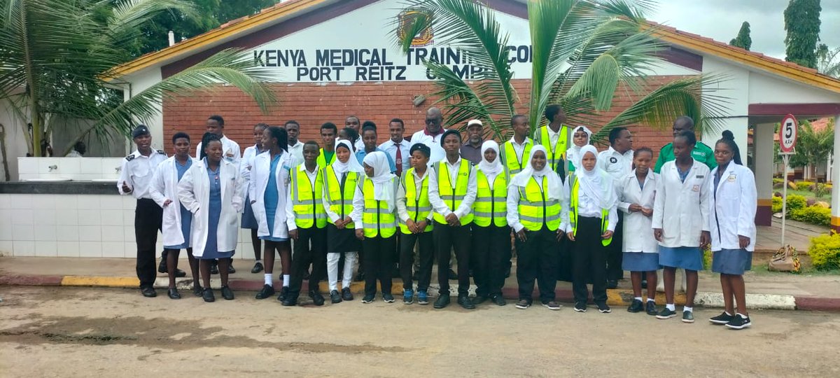 ST_JOHNMOMBASA's tweet photo. Kenya Medical Training College students are so Welcoming. They agreed to form a St John Ambulance Link within their institution. 

ELNINO KCPE #LoveYourW2023 #communities #StjohnAmbulance https://t.co/jp7FYjE52U