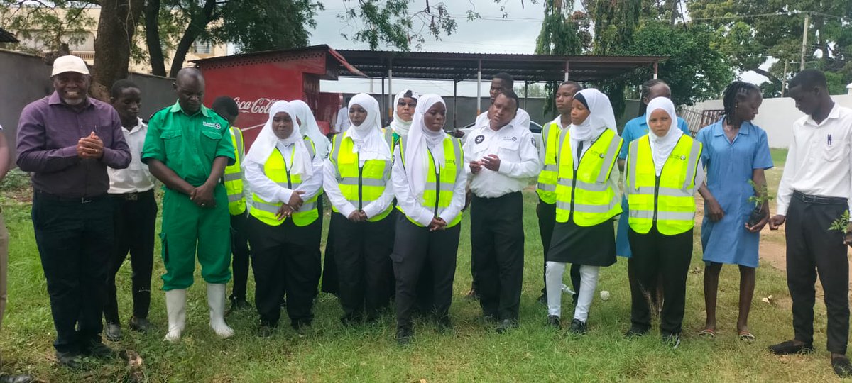ST_JOHNMOMBASA's tweet photo. Kenya Medical Training College students are so Welcoming. They agreed to form a St John Ambulance Link within their institution. 

ELNINO KCPE #LoveYourW2023 #communities #StjohnAmbulance https://t.co/jp7FYjE52U