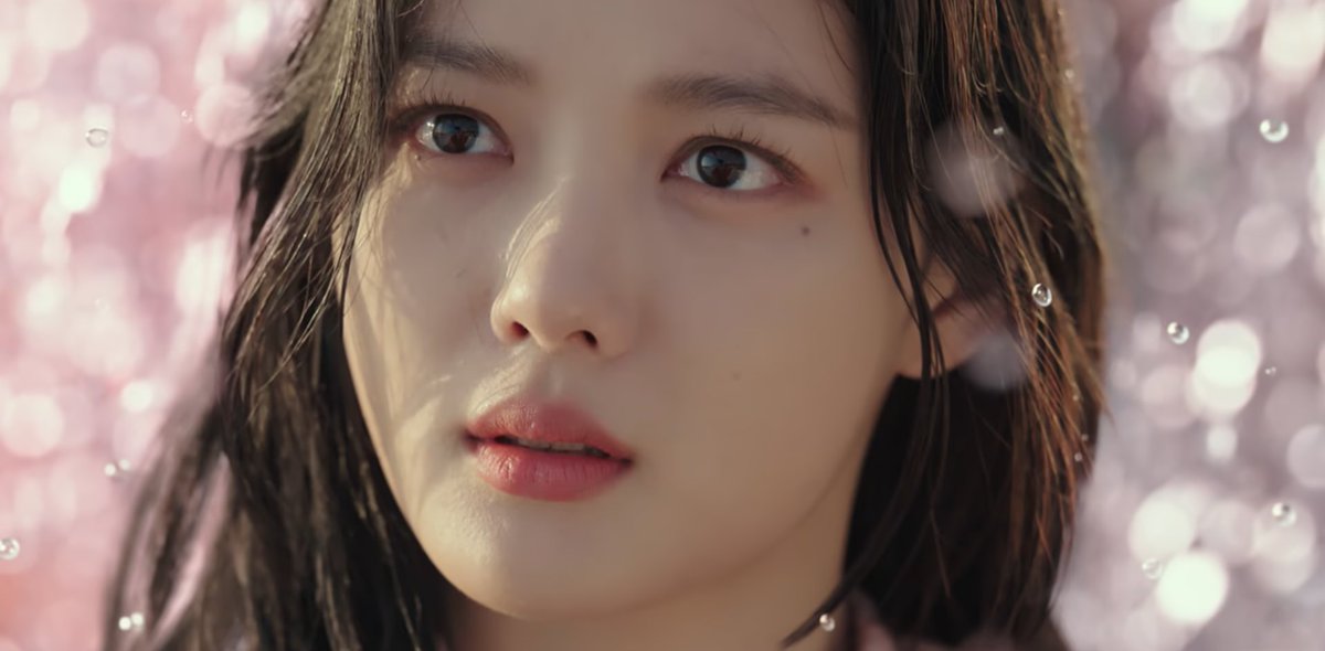 DesyErnaa's tweet photo. Ini cantik banget tolong 😭
#MyDemon 
#MyDemonEp1 https://t.co/XJcJ0Dli1a