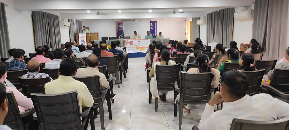 મતદાર યાદી સંક્ષિપ્ત સુધારણા કાર્યક્રમ 2024 અન્વયે 140 ડભોઇ વિધાનસભા મત વિસ્તારના તમામ બીએલઓની મીટીંગ રાખવામાં આવી તેમને અધ્યતન કામગીરી તેમજ 18 19 વર્ષના મતદારોનો વધુમાં વધુ નોંધણી થાય તે માટે સૂચિત કર્યા..
<a href="/CEOGujarat/">Chief Electoral Officer, Gujarat</a> <a href="/CollectorVad/">Collector & DM Office Vadodara</a> <a href="/DEOVADODARA/">District Election Officer Vadodara</a> <a href="/sdm/">SATRIA</a>