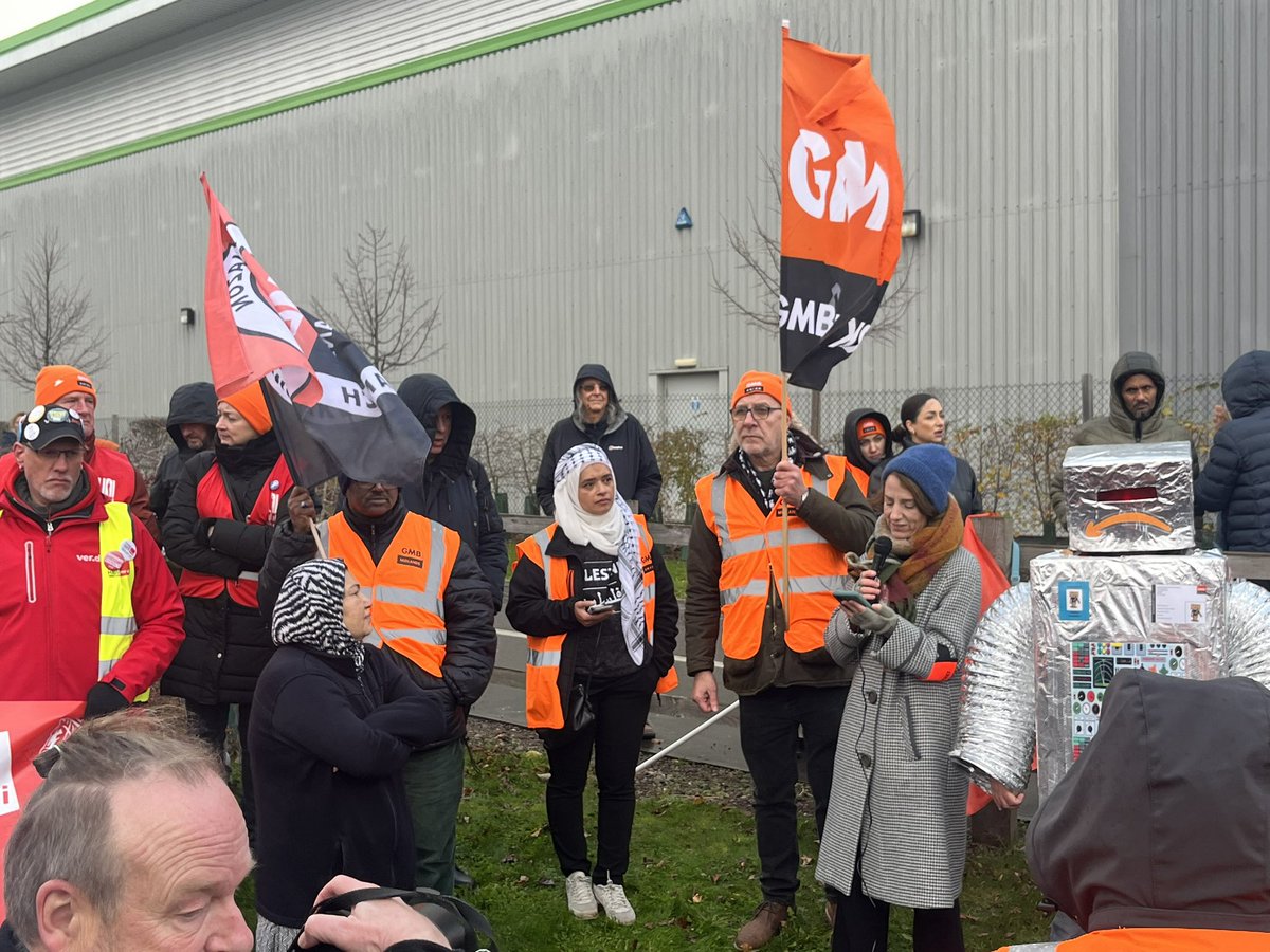 This weekend marks the biggest day of industrial disruption in Amazon’s 30-year history

Solidarity this #BlackFriday weekend to workers in 30 countries - including 1,000 @GMB_union members on strike in Coventry - are taking action to demand fair pay. 
#MakeAmazonPay #Coventry