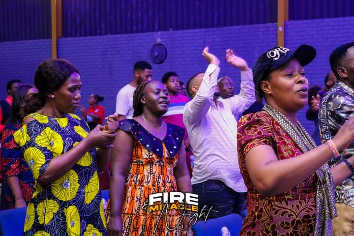 Ofmjhb_SA's tweet photo. Showers of Blessings 💒 || Pastor Paul Adogamhe||Pastor Courage Imolore|| (24thNovember 2023)
Praise Session
#ShowersofBlessings #JesusTakeOver
#PastorPaulAdogamhe #PastorCourageImolore
#FireAndMiracleNight #24November2023
#Ofmjhb #TheHomeOfJesusChrist https://t.co/2PDjwxos16