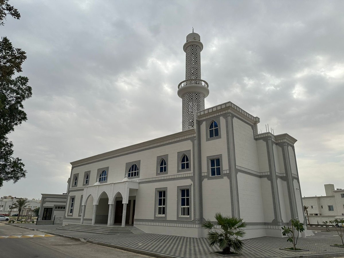 #جيل_اليوم | بُني على نفقة <a href="/Rushdialbu/">رشدي البوعينين و شركاؤه للتجارة و المقاولات</a> جامع 🕌 «مبارك راشد الأحمد البوعينين» " يرحمه الله " في حي #الخالدية في #الجبيل يفتتح غداً ( الأحد ) بصلاة المغرب .
📍 maps.app.goo.gl/ESjckKdxv7D9LR…
