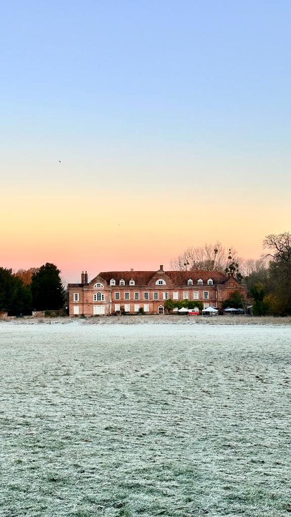 What a beautiful day for a Christmas Market 🎄 

#christmasfair #christmasvibes #frostymorning #sunrise #bbcghosts