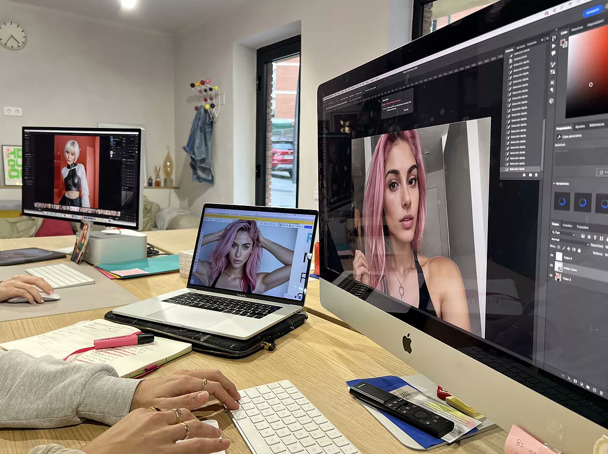 fabrizio_degni's tweet photo. I am quoting 🤭 @euronewsnext:"Meet the first Spanish AI model earning up to €10,000 per month". I am sure I have your attention 😅
Anyway it is... And nice one for the creator, #RubénCruz and his agency, #TheClueless for making #Aitana live 👌
https://t.co/xXAy9xRMAL
#cool #AI https://t.co/gmozoN1Bwo