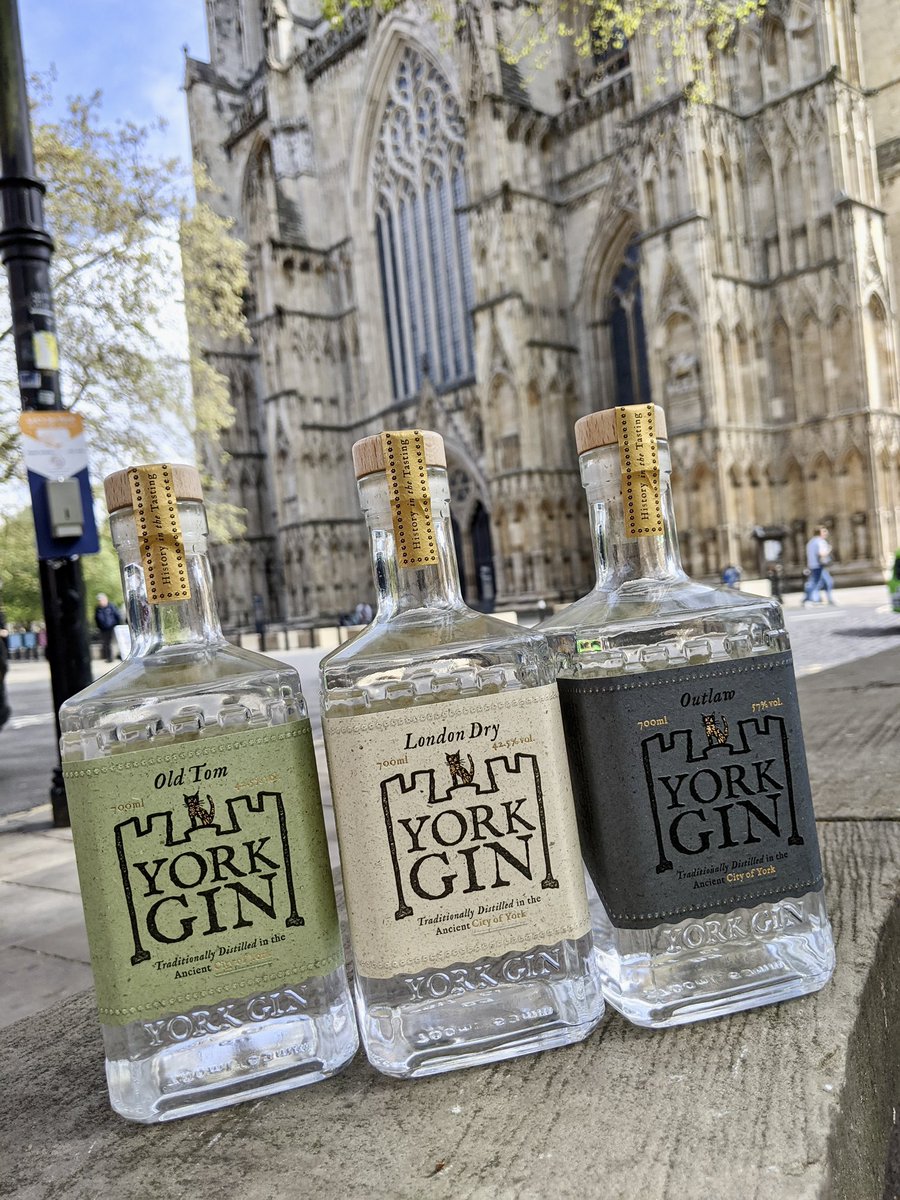 More reasons to choose York Gin this Christmas. 🤩🍸🎄 ⭐️ Our Outlaw Navy Strength is one of @theginguide’s Must-Try Navy Gins. theginguide.com/navy-strength-… ⭐️ Our London Dry is one of London Spirits Competition’s Top 10 Festive Gins. londonspiritscompetition.com/en/blog/spirit… yorkgin.com