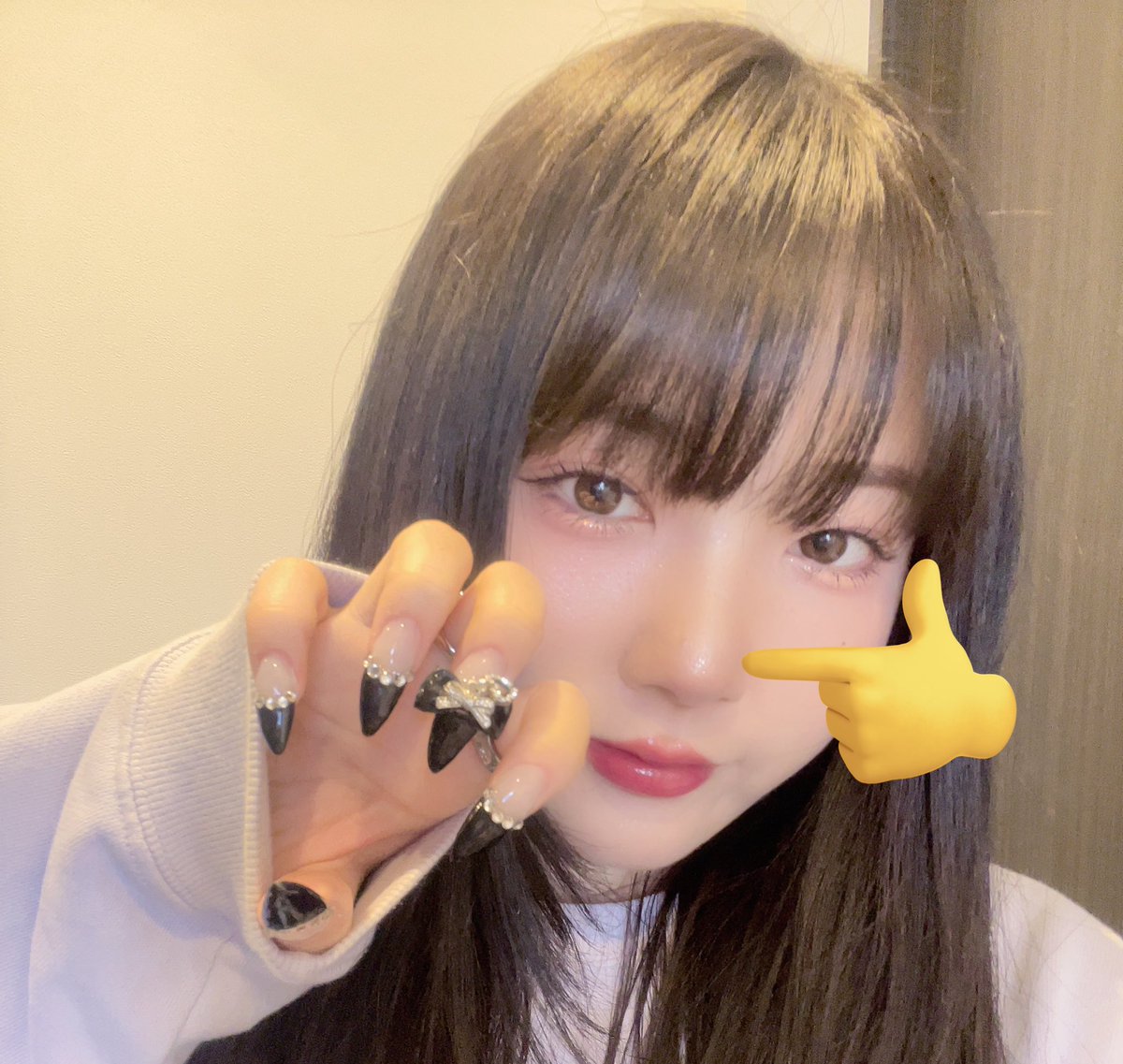 hoihoi08's tweet photo. テスターで使って1320円のコスパじゃない！ってなって即購入したやつ🥺
ラメが繊細なのにキラキラ感やばい、、
表面だけラメいっぱいなの多いけどこれはずーっとラメラメだよ🥺
鼻先のハイライトにも使ってる✌🏻

#チャコット #マルチカラーバリエーション #SP07 https://t.co/tt8ITQDZD1